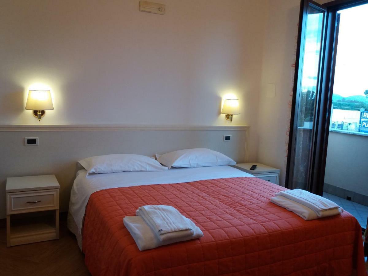 Il Piccolo Nido Bed & Breakfast Borgo Montenero Екстериор снимка